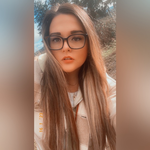 Meet your Posher, Grace @cordelias_ - Picture 12 of 16